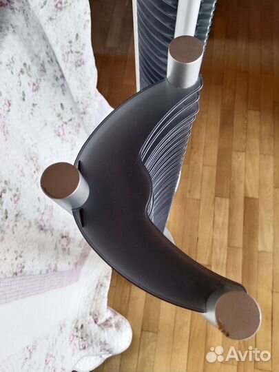 Напольные стойки для DVD