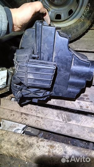 Корпус воздушного фильтра mazda 3 2,0