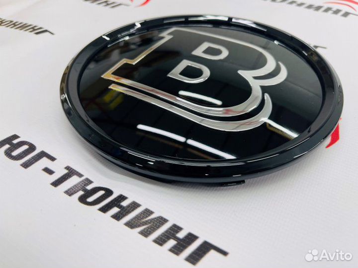 Черный знак Brabus в решетку радиатора Е213 2016+