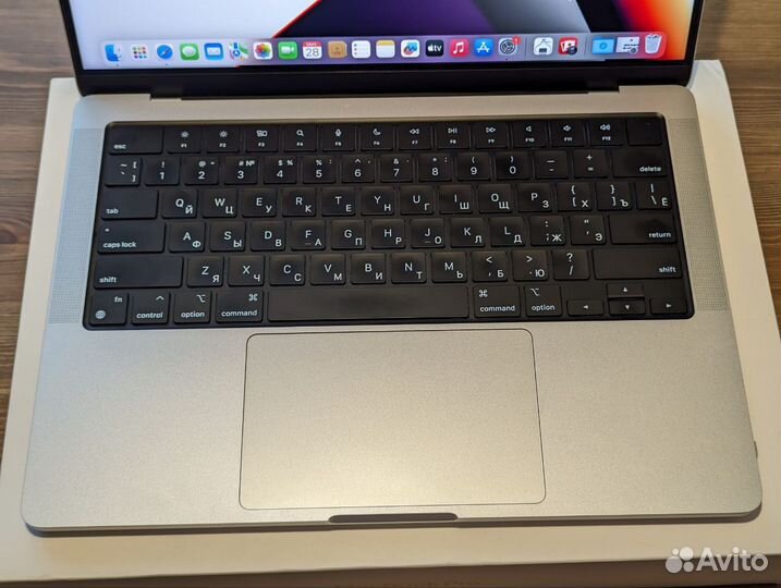 MacBook Pro 14 2021 silver новый