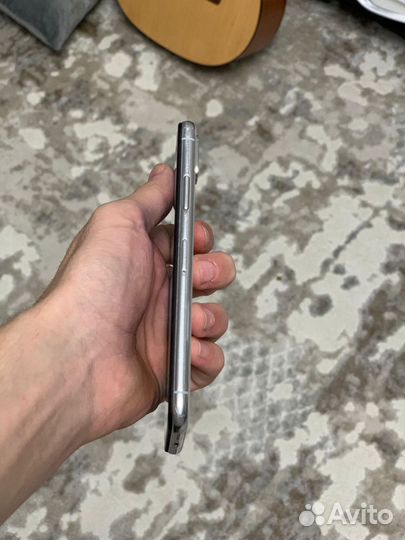 iPhone X, 64 ГБ