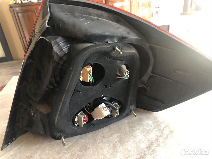 Задний левый фонарь Тойота Алион 240 2002-2004г.в