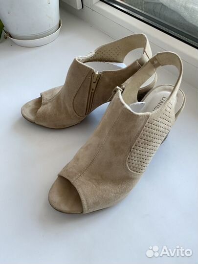 Босоножки женские