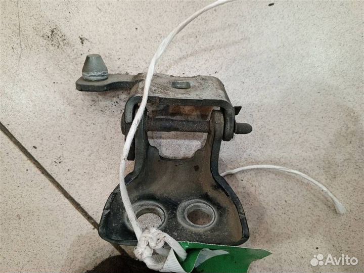 Петля двери передней левой нижняя Peugeot 308 1 2