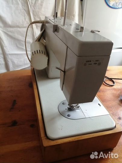 Швейная машинка Чайка 134 А