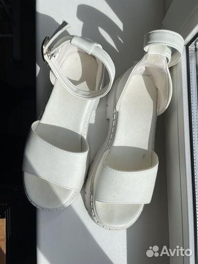 Сандалии женские 36 37 размер белые
