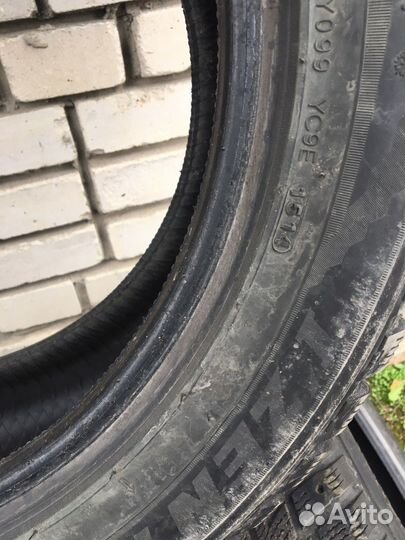 Kumho I'Zen KW22 215/55 R17