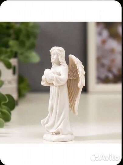 Статуэтка ангел с сердцем