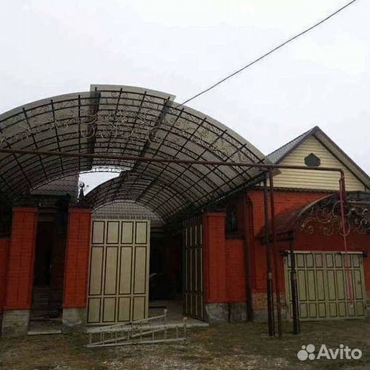 Навесы из поликарбоната для дома и дачи