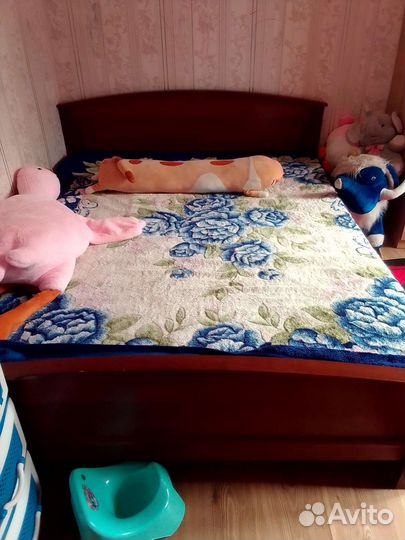 Кровать двуспальная