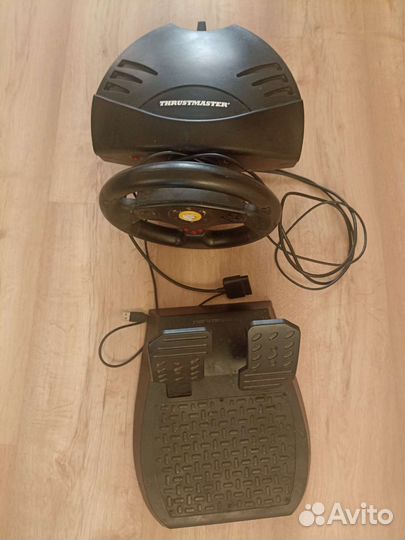 Игровой руль с педалями