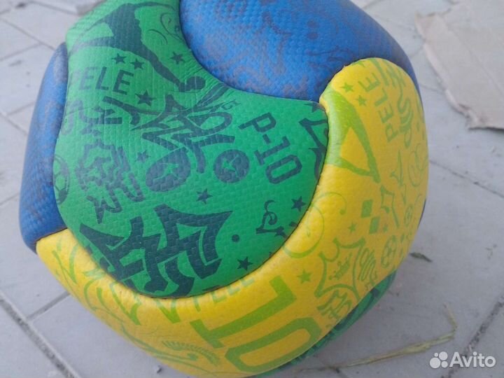 Футбольный мяч