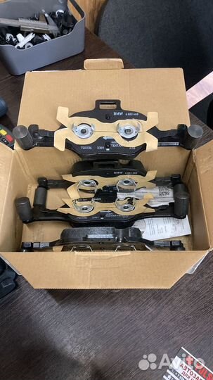 Колодки тормозные передние BMW G01 G02 G05 G06 G11