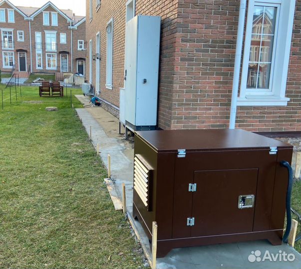 Генератор газовый 5 кВт 220В в кожухе с авр