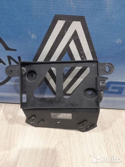 Кронштейн Крепление блока эбу Renault duster