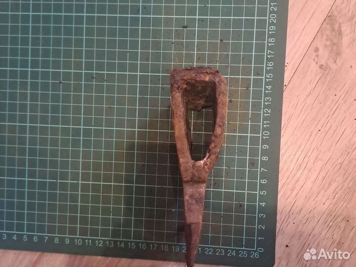 Старинный топор
