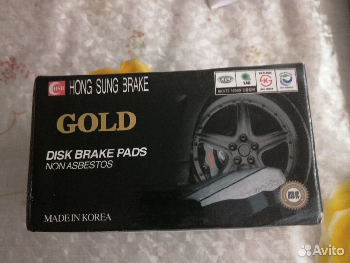 Тормозные колодки передние на Toyota rav4