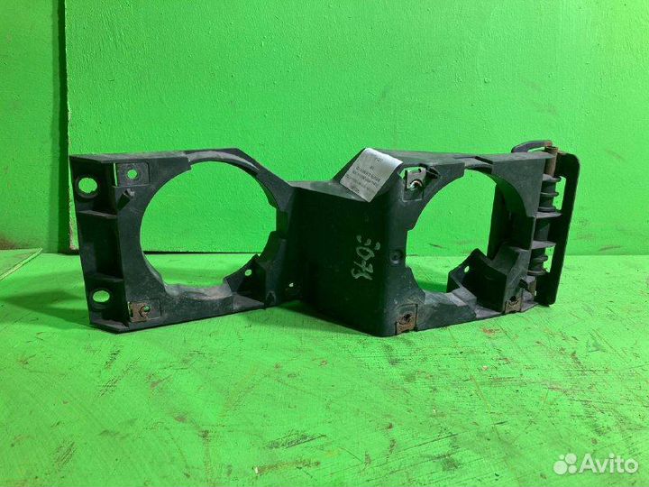 Кронштейн противотуманной фары scania R420