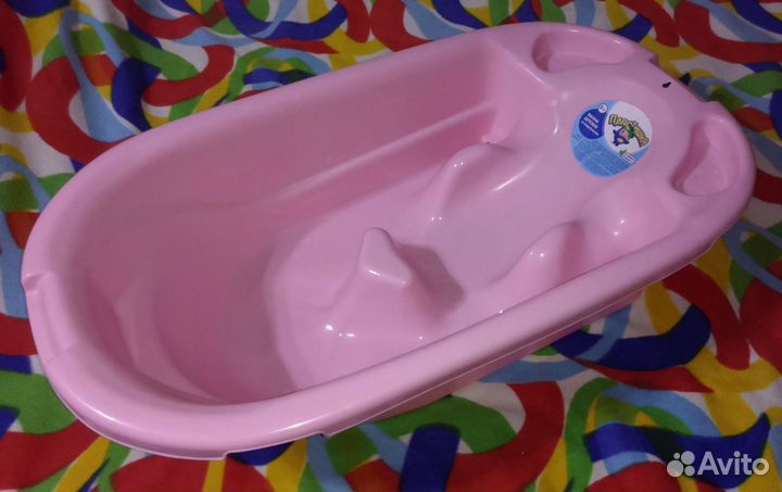 Розовая ванночка для купания младенцев 