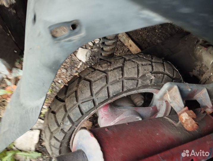 Скутер на запчасти резина новая