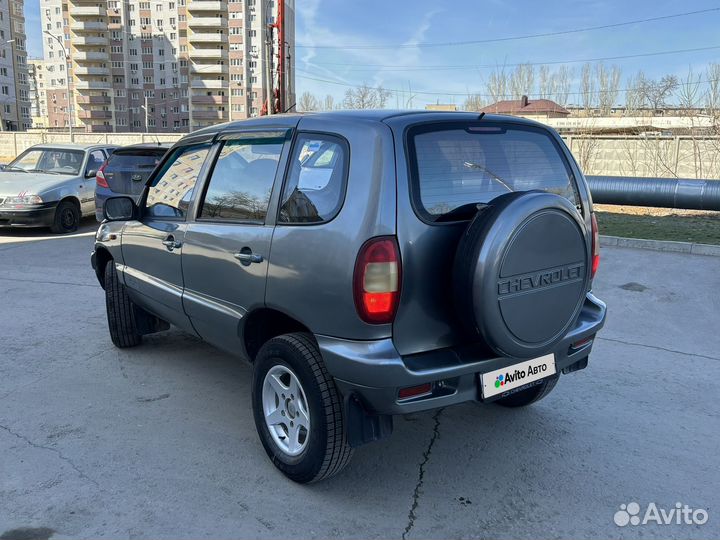 Chevrolet Niva 1.7 МТ, 2005, 100 000 км