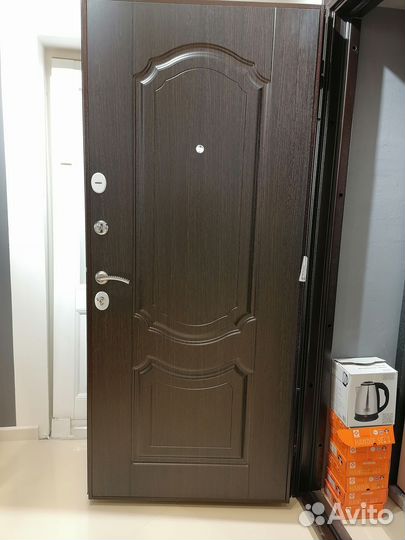 Дверь входная Delta