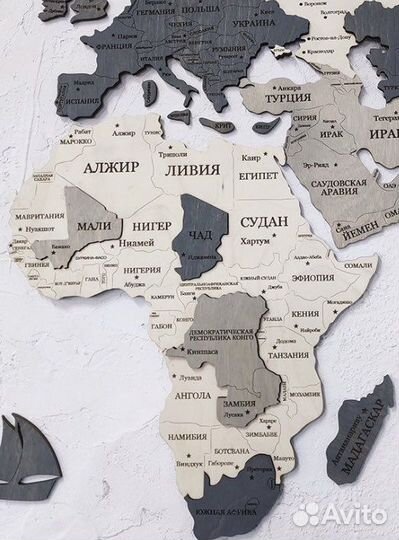 Карта мира из дерева / Деревянная карта мира