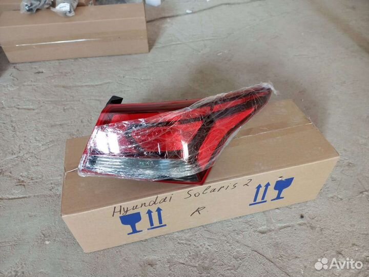 Hyundai solaris 2 задний левый фонарь правый