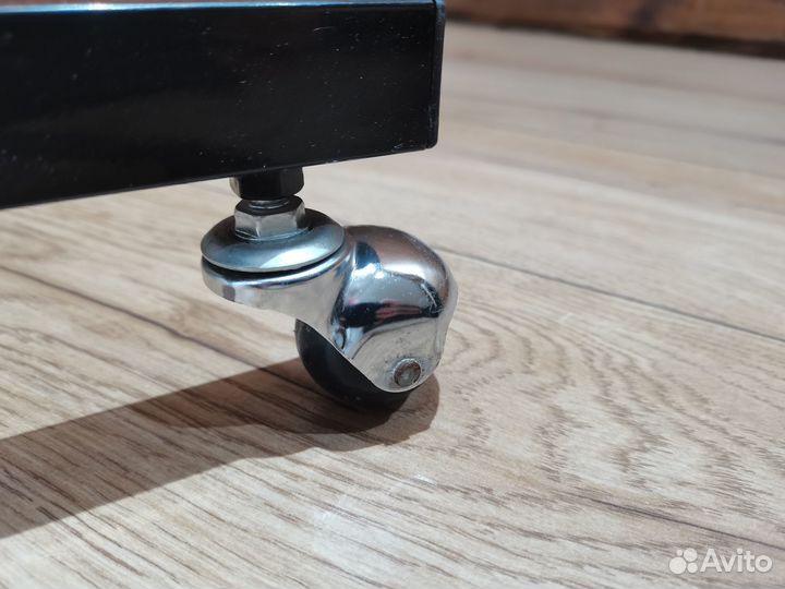 Стойка для одежды