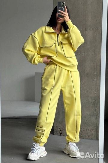 Костюм яркий