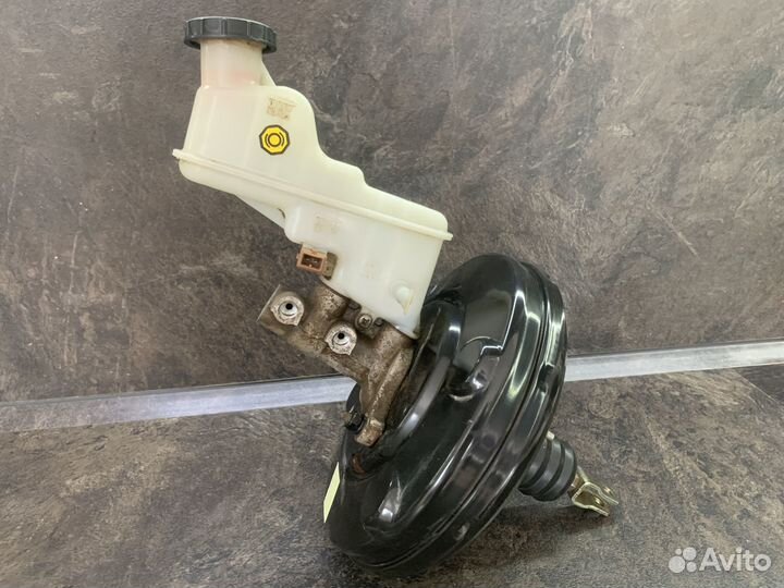Главный тормозной цилиндр с вакумником оригинал