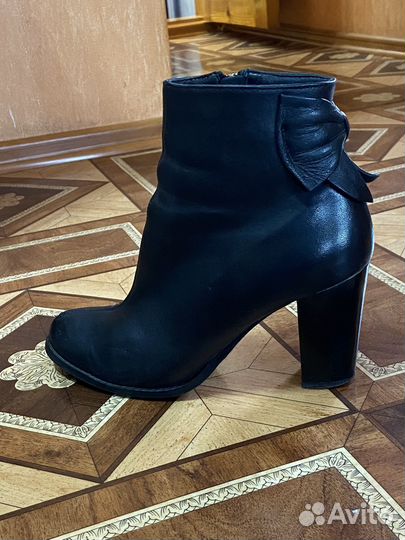 Женские теплые сапожки 39 размера