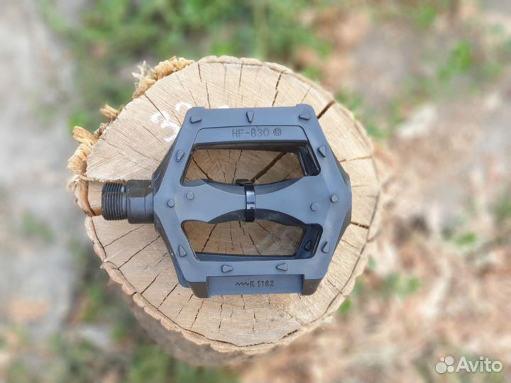 Педали для велосипеда пластиковые