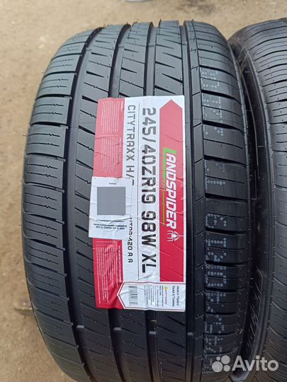 Landspider Citytraxx H/P 245/40 R19 и 275/35 R19