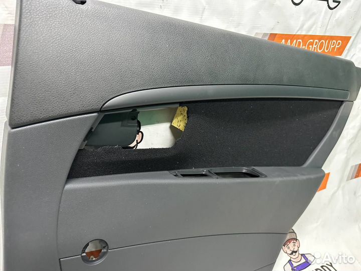 Обшивка двери задней правой LADA priora