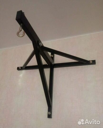 Крепление для боксерского мешка