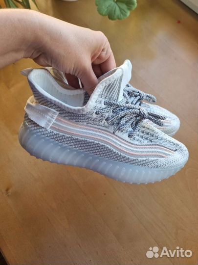 Кроссовки детские yeezy boost