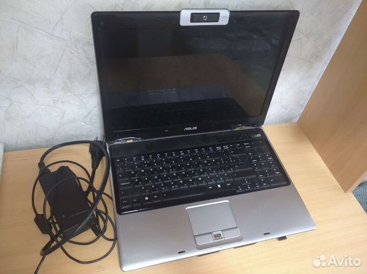 Ноутбук asus