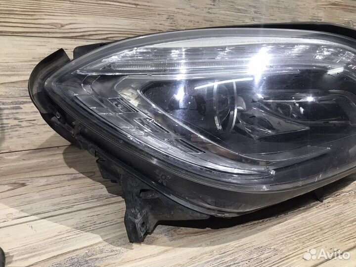 Фара правая ксенон Mercedes Benz ML 166