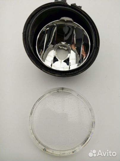 BMW X3 F25 Стекло правой противотуманной фары