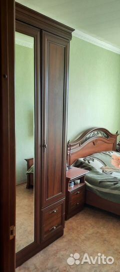 Две прикроватные тумбы бу