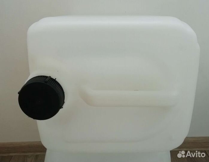 Канистра пластиковая 19л