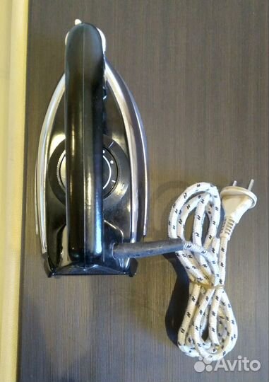 Утюг СССР ютия iron.1989г.Новый