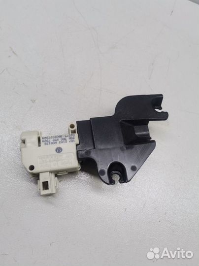 Замок бардачка Audi A6 C6 3.2 2007