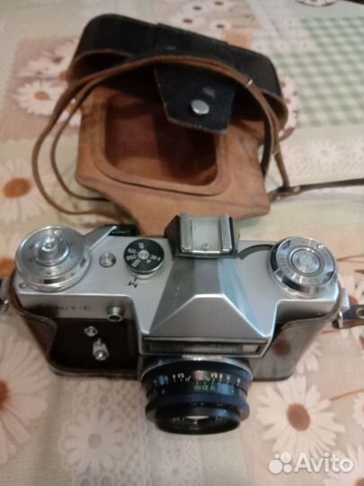 Пленочный фотоаппарат зенит