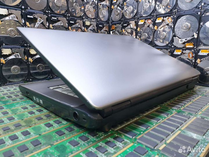 Toshiba l300 intel t2390, ssd128gb, ram4gb
