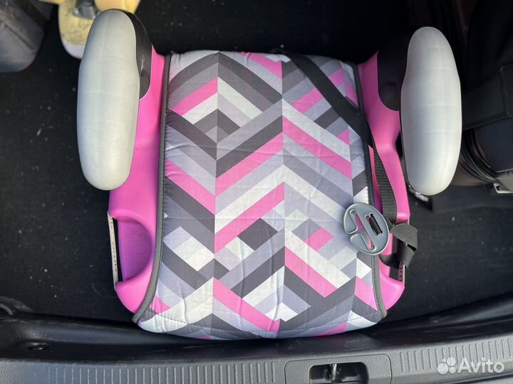 Детское сиденье бустер в машину