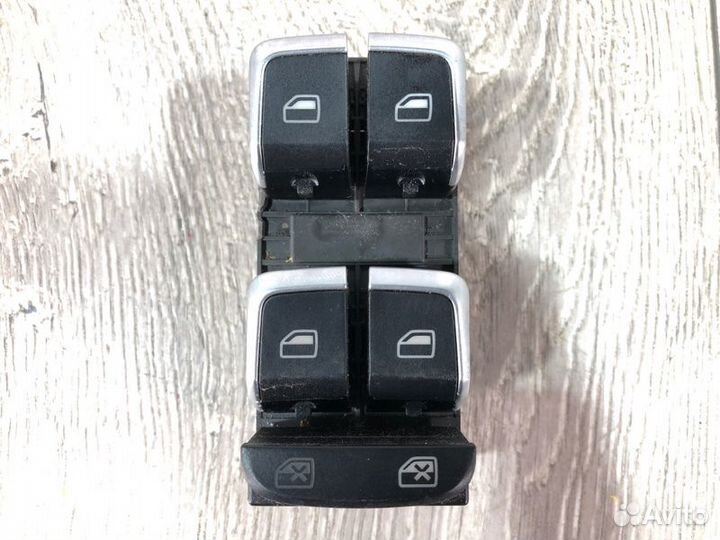 Блок управления стеклоподъемниками Audi A4 (B8)
