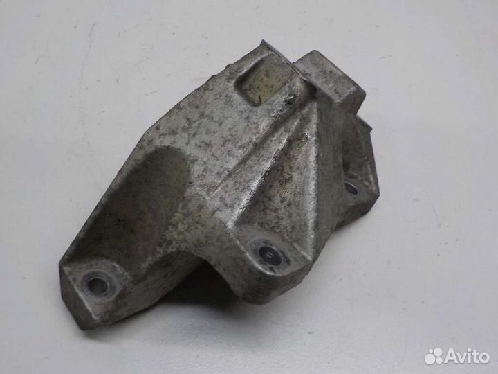 Кронштейн МКПП левый 1.4 1.6 Golf 4 Bora Octavia