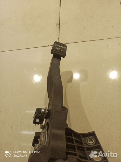 Педаль ручного тормоза (Kia K5 III)